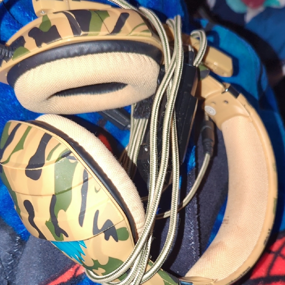 Camouflage Over-Ear Headphones